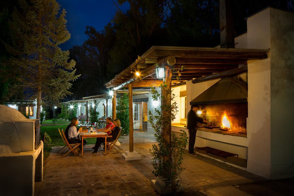 Postales Boutique Winery Hotel - Valle De Uco Колония-лас-Росас Экстерьер фото