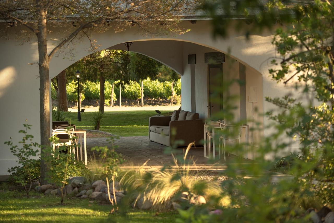 Postales Boutique Winery Hotel - Valle De Uco Колония-лас-Росас Экстерьер фото
